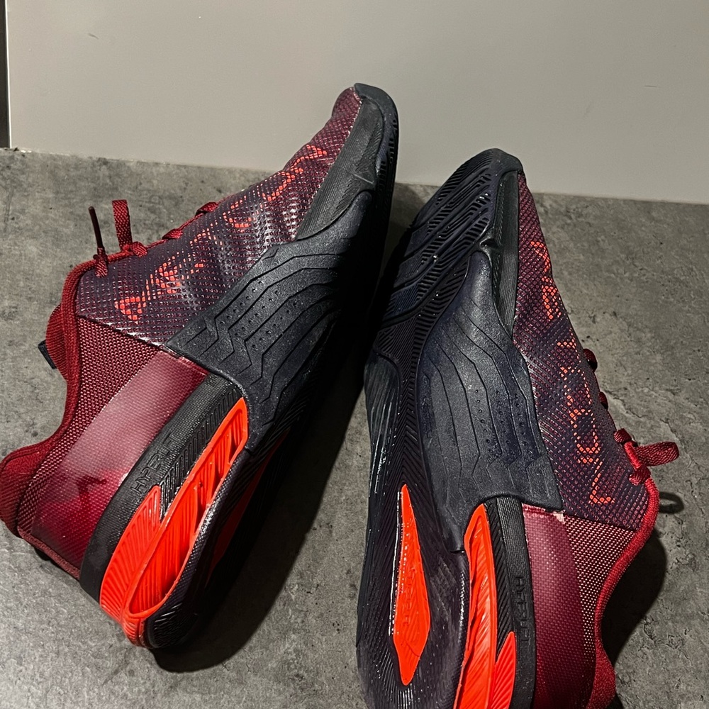 METCON 8. Red and black Great condition
